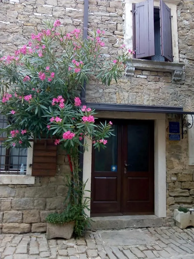 House Fiorela Holiday home Groznjan